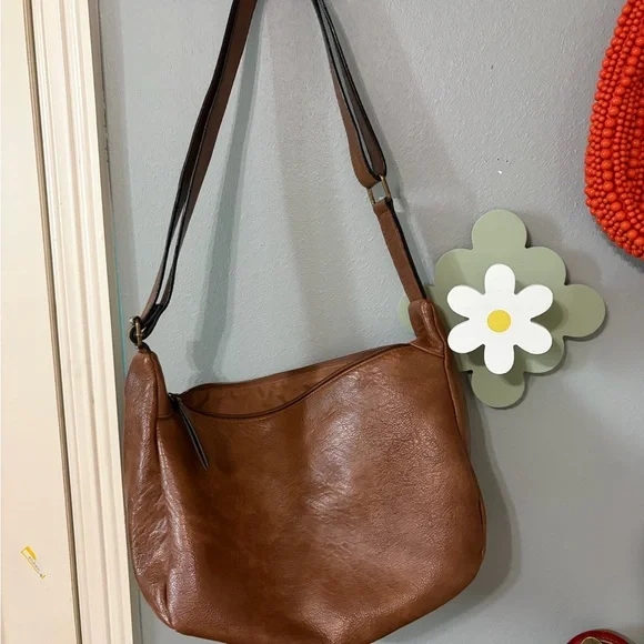 Bueno Brown Leather Shoulder Bag - Picture 2 of 13
